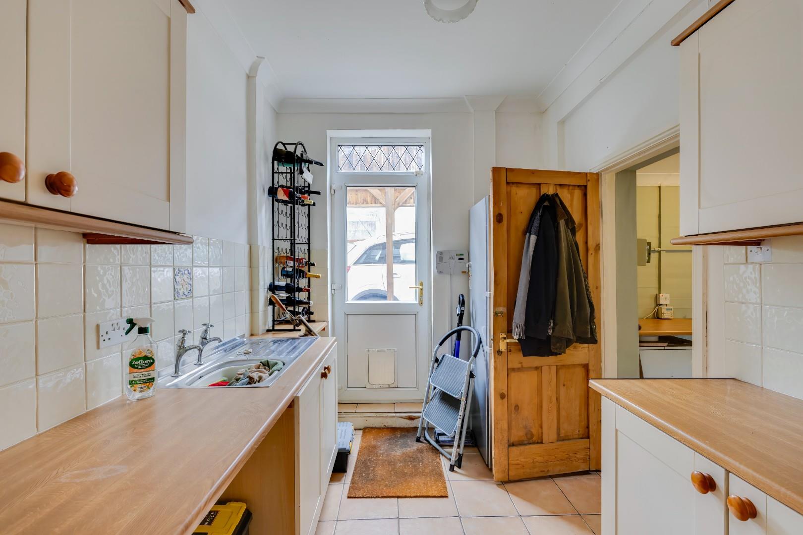 Downside House, Cattery & Equestrian Facilities, Sully Road, Penarth, CF64 2TR